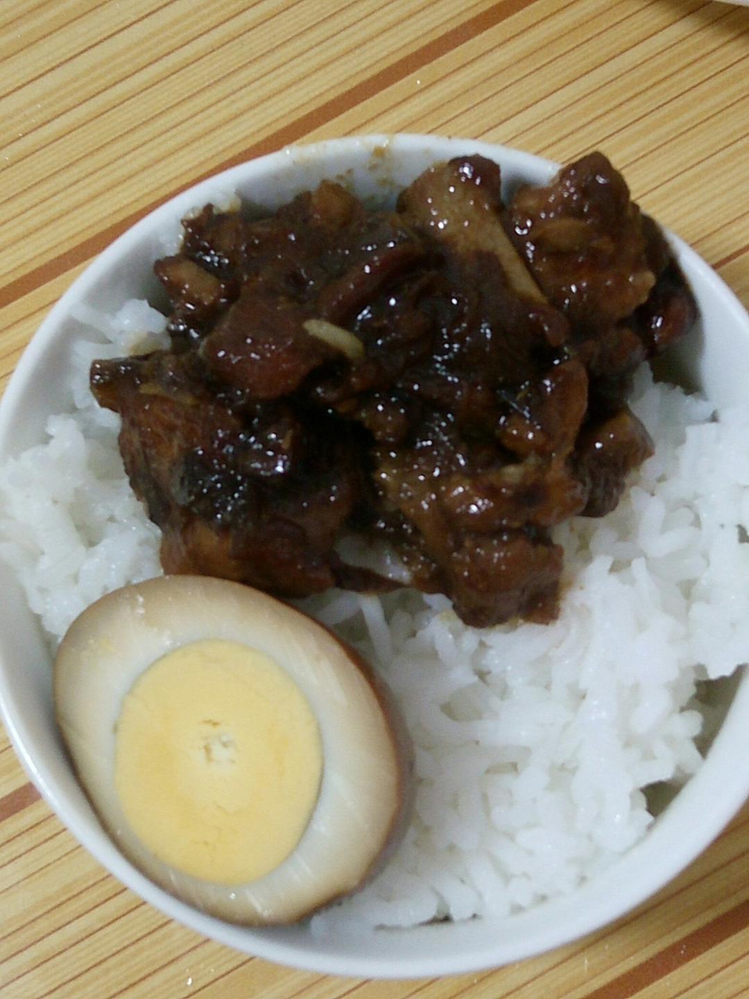 洋葱酥卤肉饭