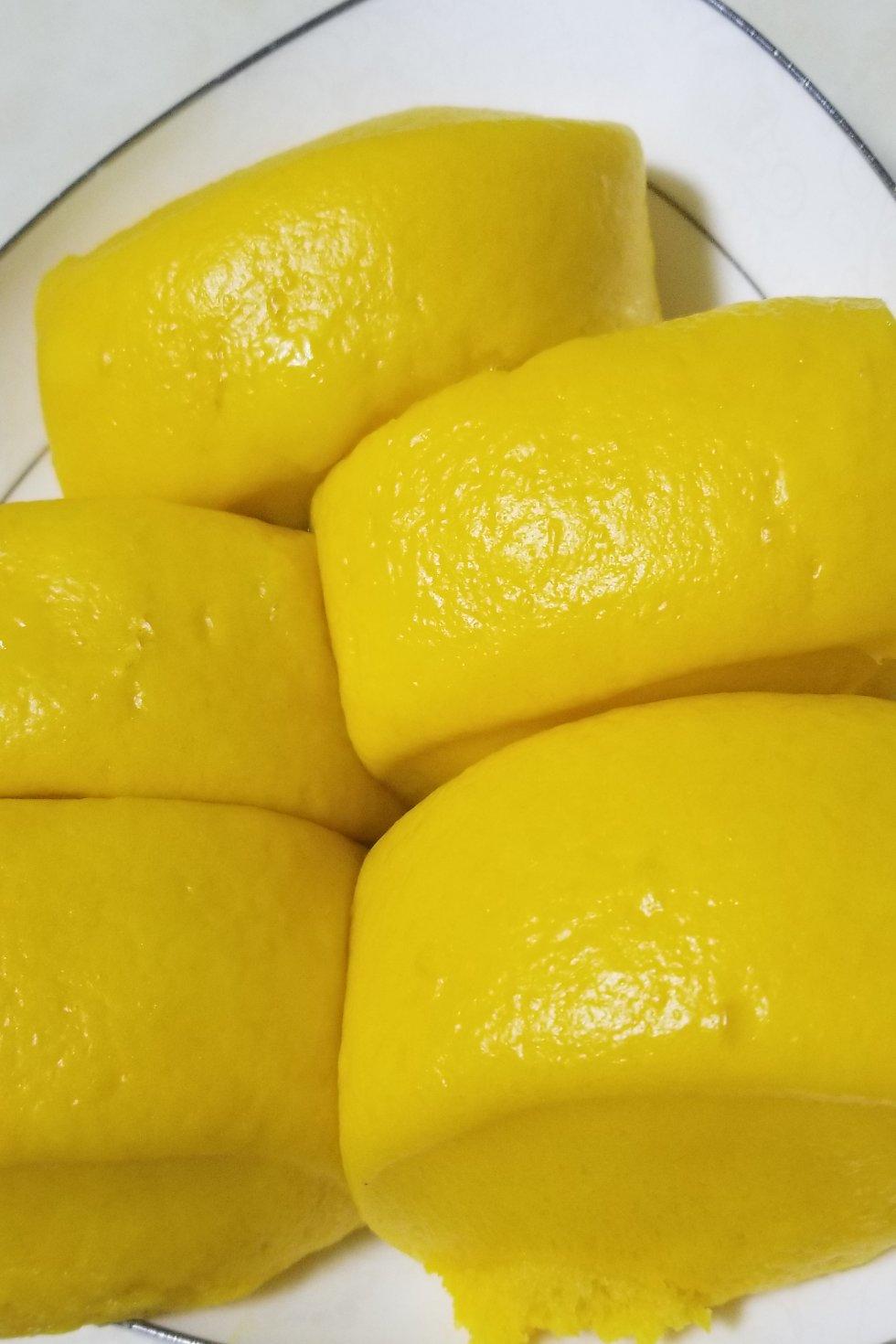 美味的杂粮南瓜奶香馒头