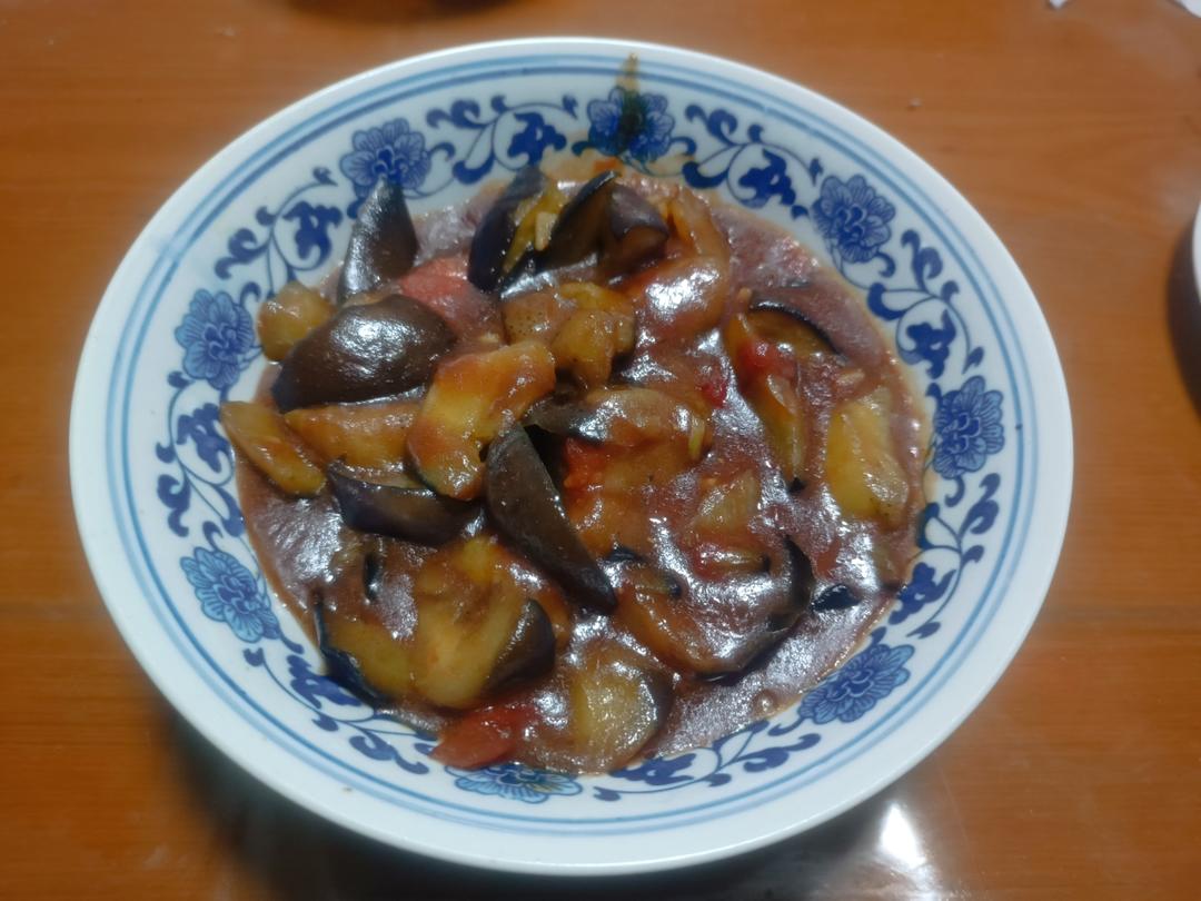 红烧茄子（佐西红柿尖椒）