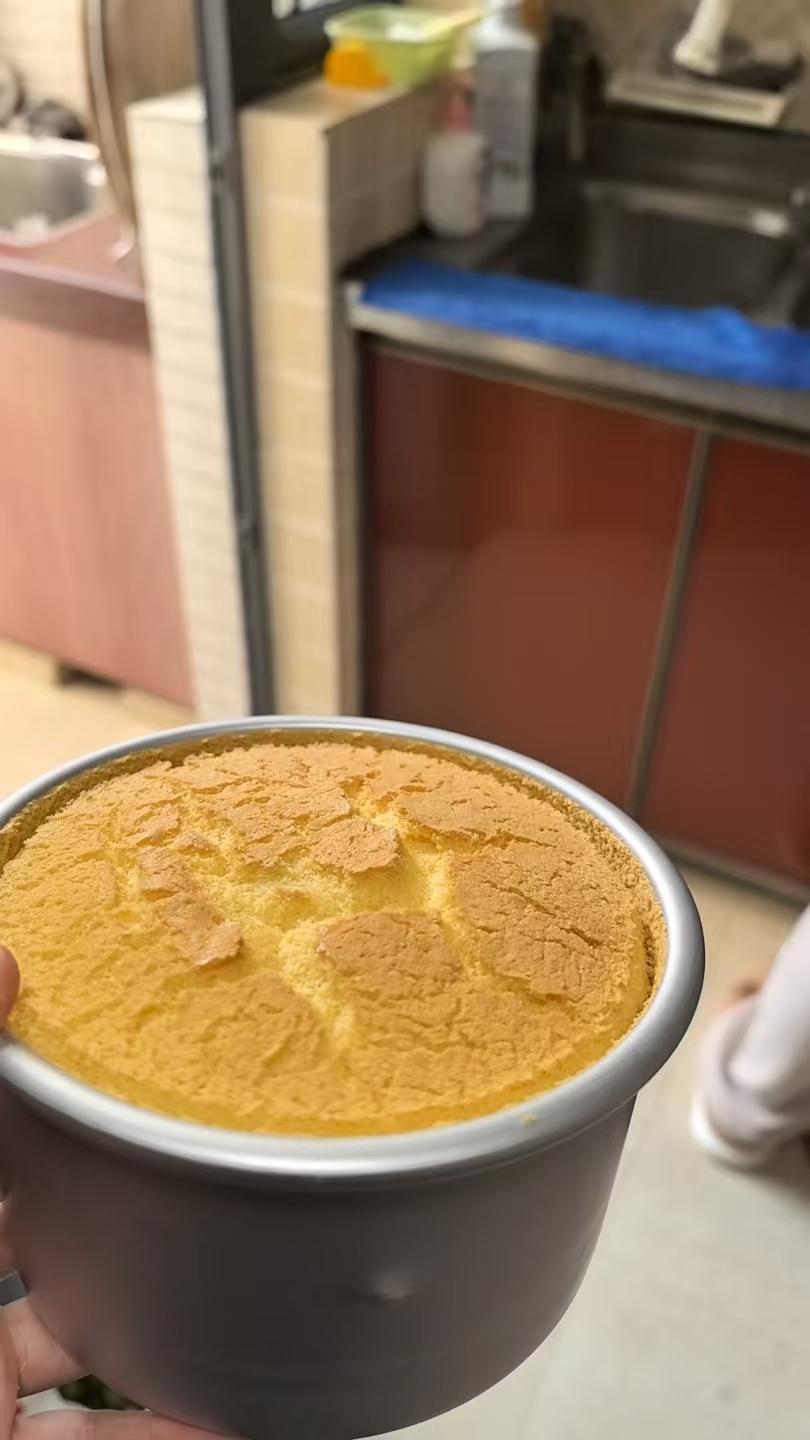 超柔软6寸戚风蛋糕(附8寸配方)零失败 超详细‼️含操作视频