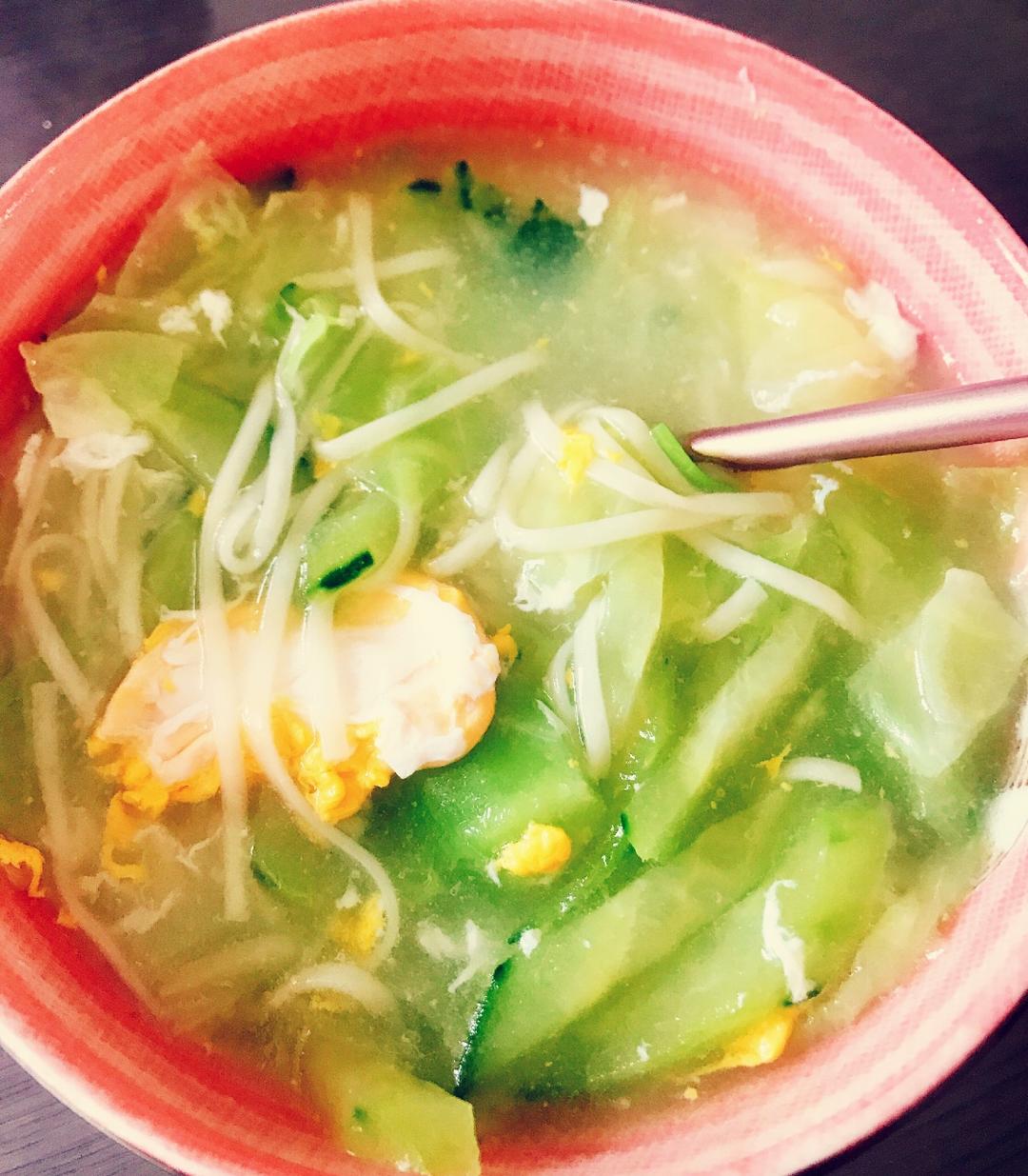 青菜黄瓜鸡蛋面