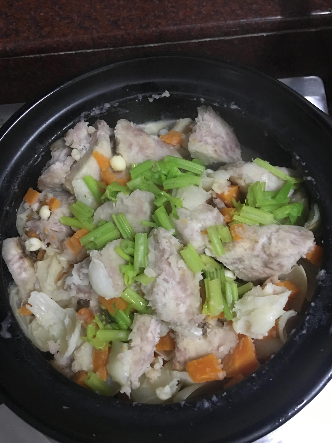 软糯百合芡实芋头煲