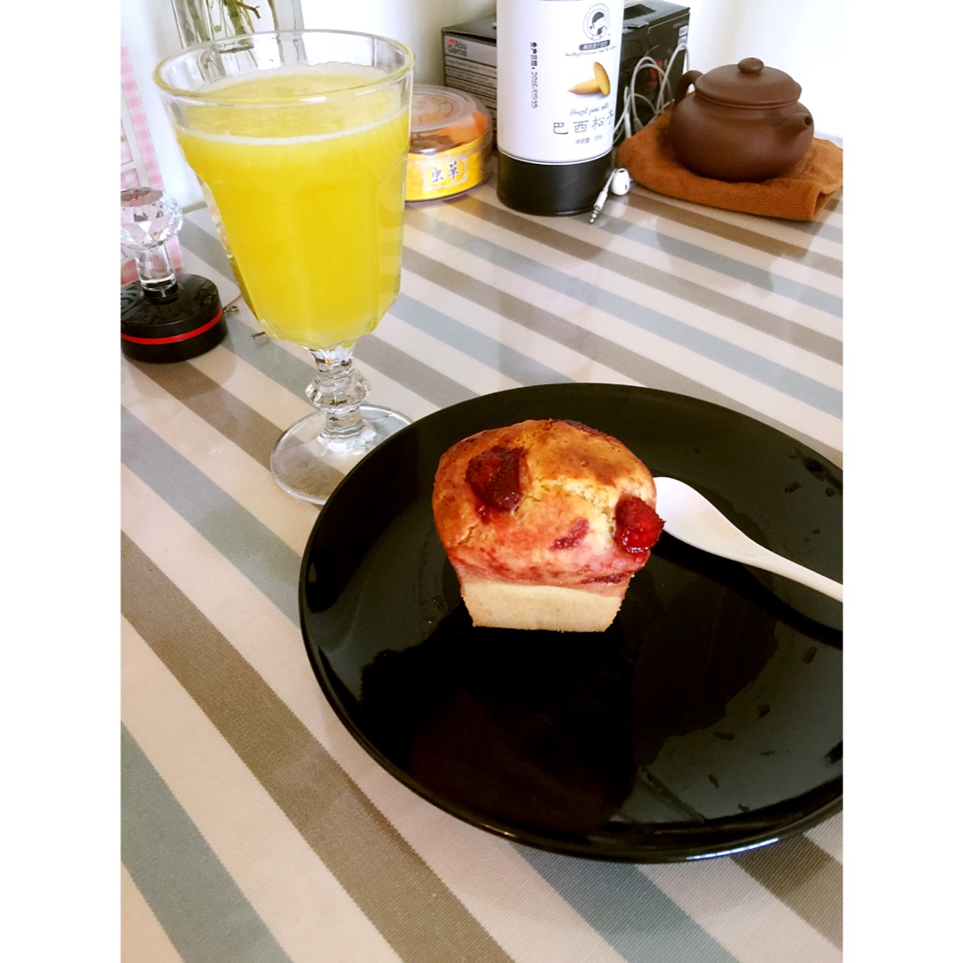 一整颗草莓の马芬