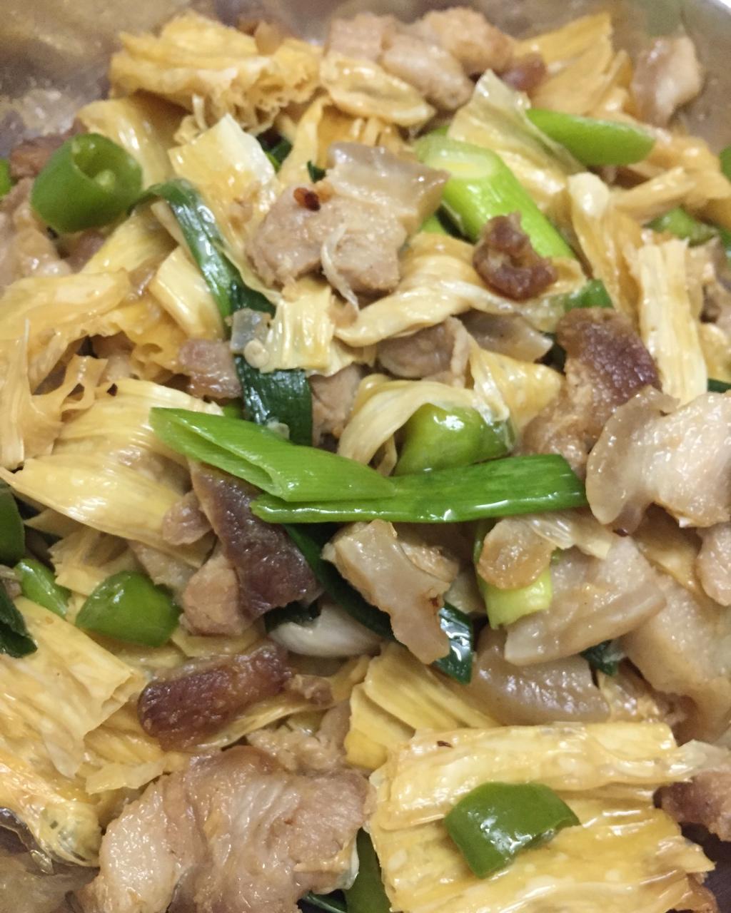 酱酱小妞做的腐竹炒肉