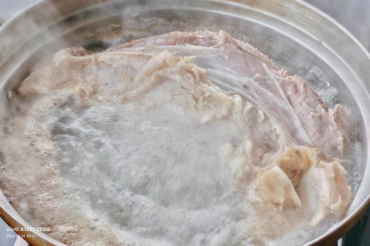 家庭版酱牛肉（高压锅）的做法 步骤3