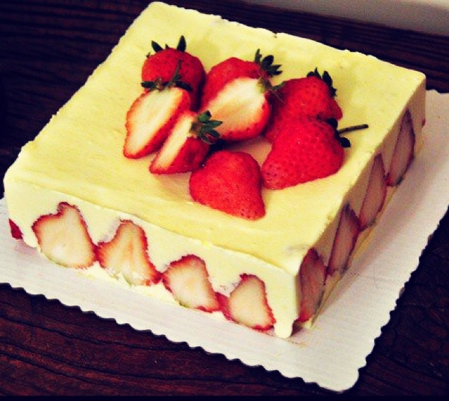 草莓生日蛋糕
