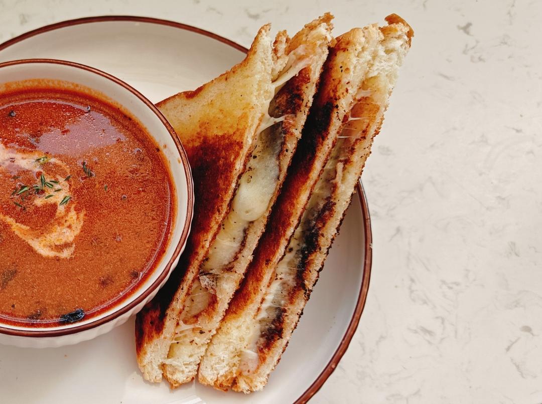 美式grilled cheese sandwich芝士三明治（配番茄汤）