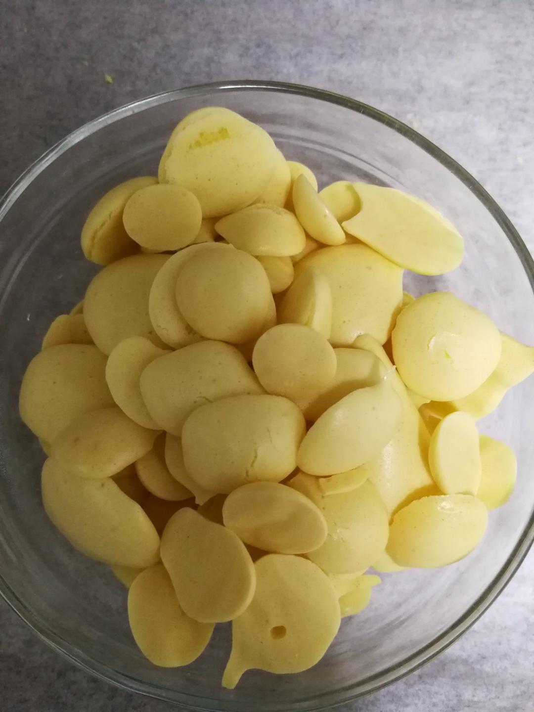 入口即化的蛋黄溶豆