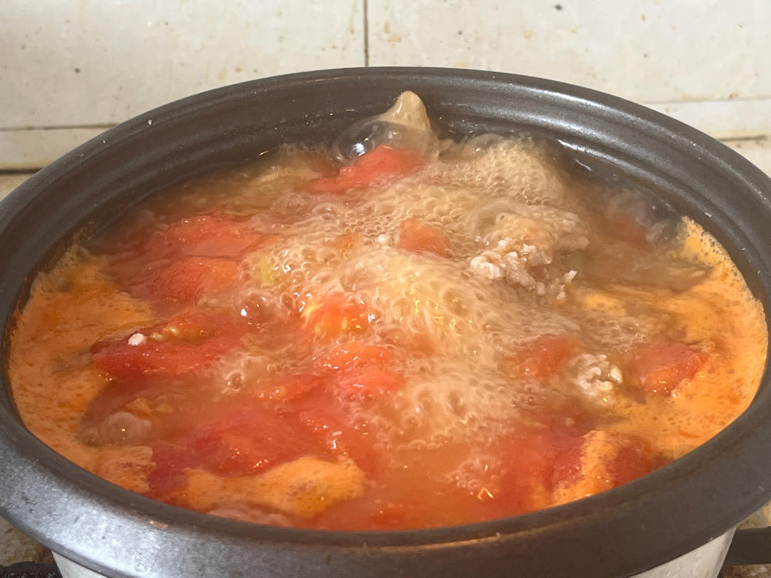 家传浓汤西红柿🍅猪肉丸子汤