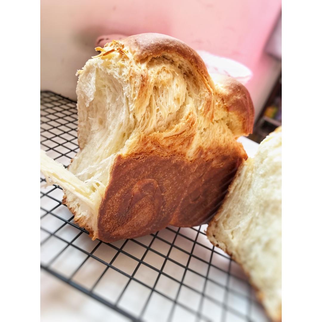 坐在一起吃好多顿早餐。