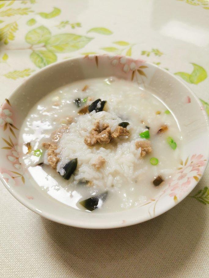 妈妈👩教我做的皮蛋瘦肉粥🥣简单快捷美味😋