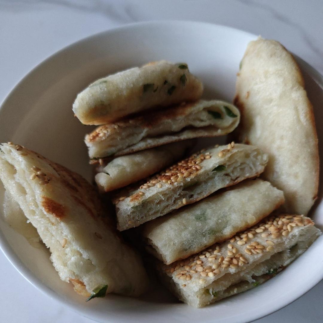 越吃越上头的饼，芝麻香，葱香，好吃到抢光光