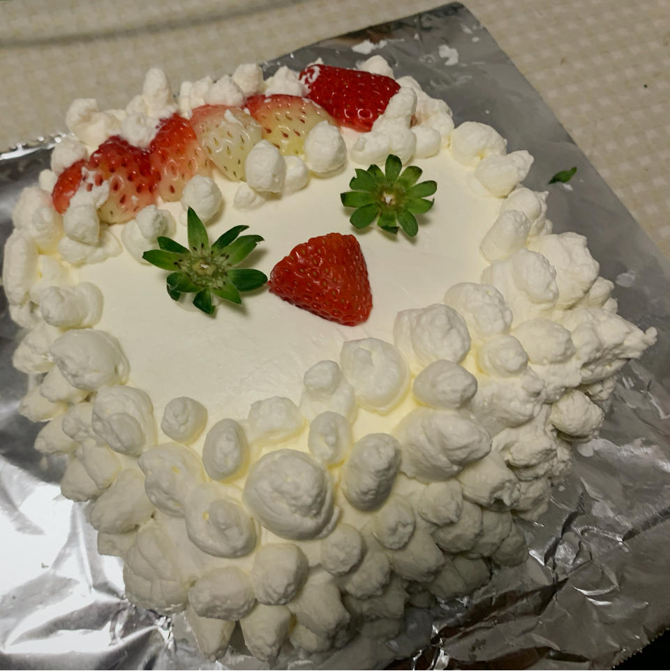 不用烤箱做圣诞老人蛋糕（视频）