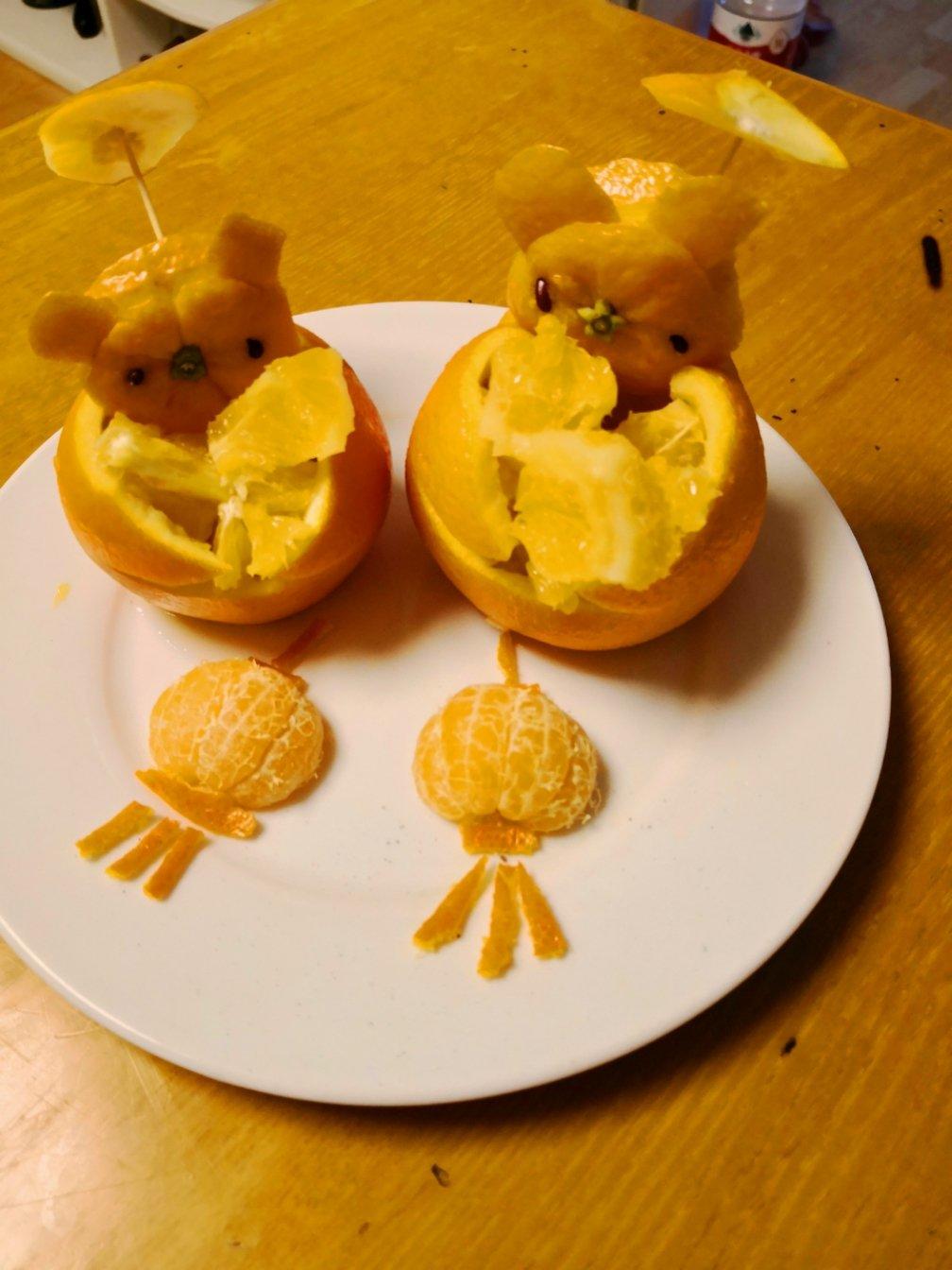 餐桌一只兔做的小熊橙子果盘