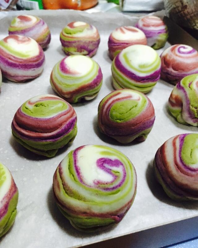 彩虹渐变蛋黄酥（无需揉出膜）