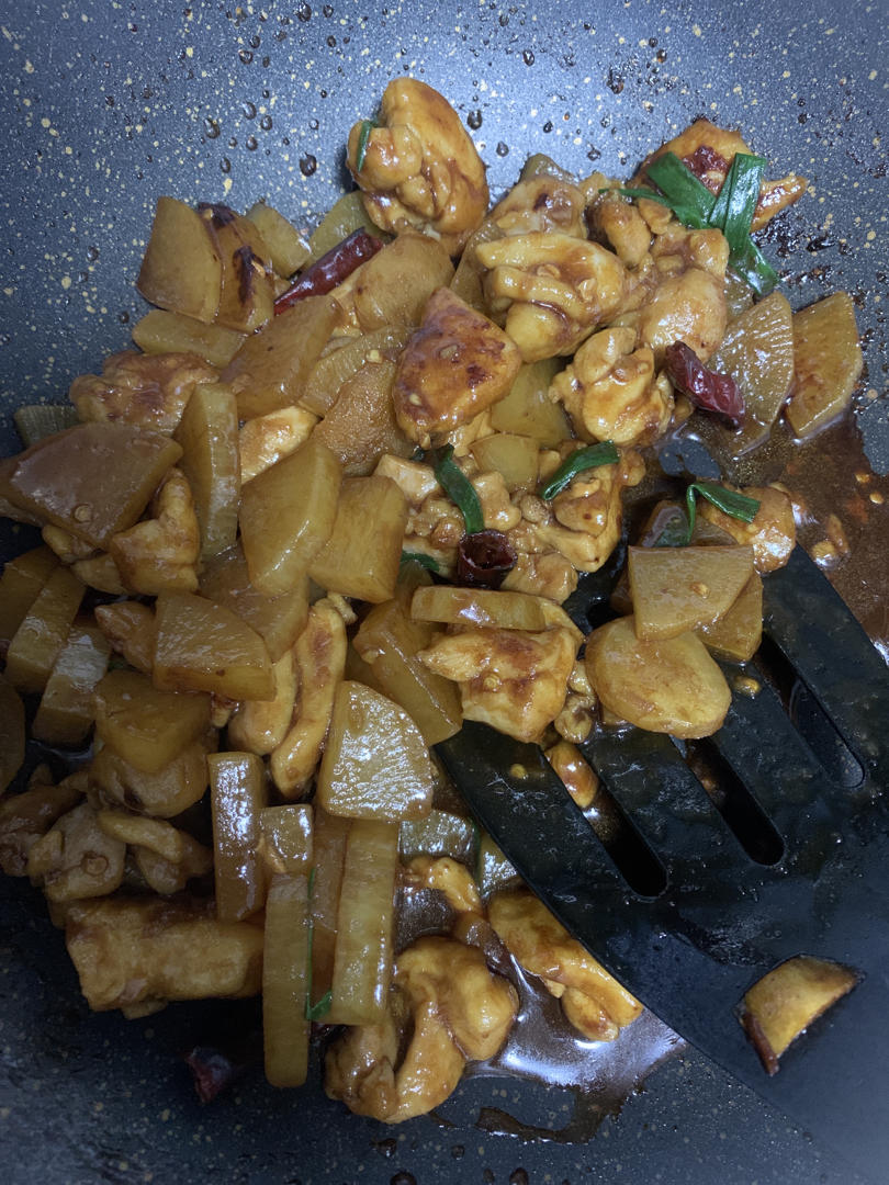 香辣萝卜鸡腿肉