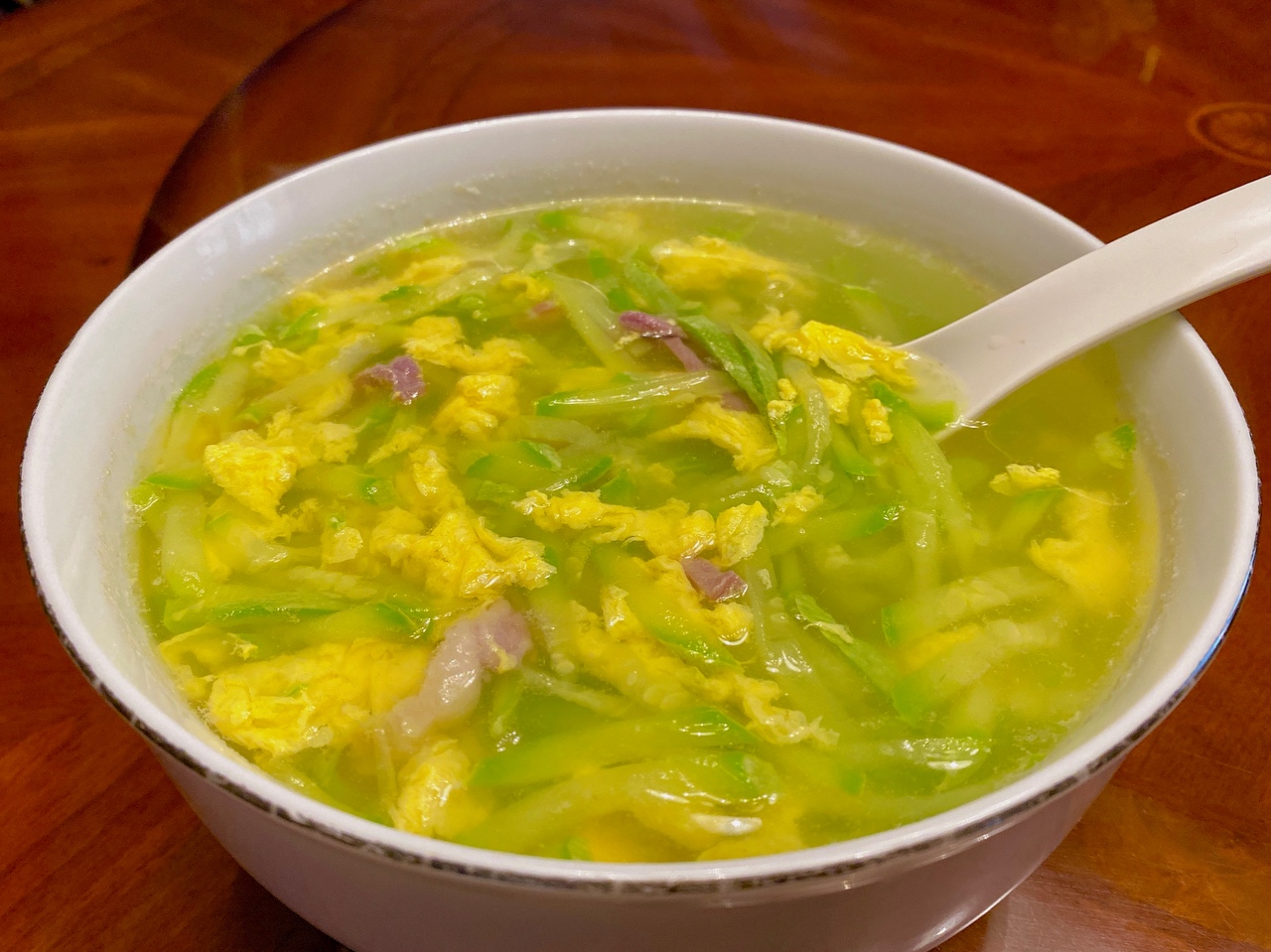 清凉一夏清热解暑减脂快手菜：西葫芦蛋花汤的做法