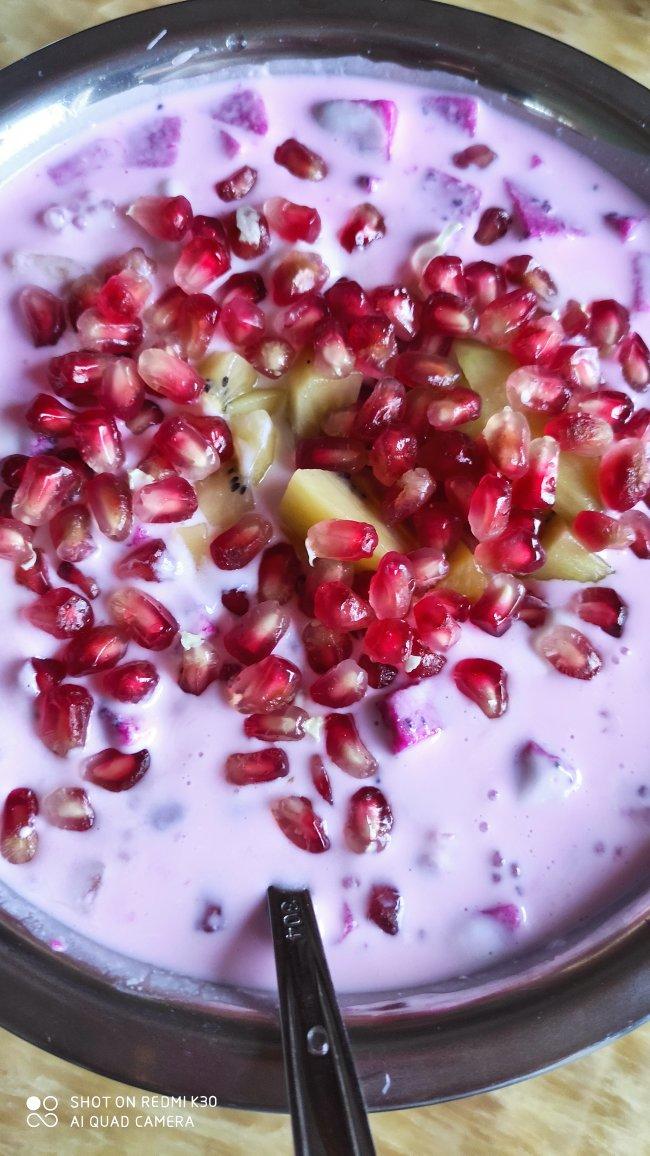 就像有句话所说：成年人的世界里，从来就没有“容易”二字。很多时候，你只能单枪匹马，直面生活的兵荒马乱。