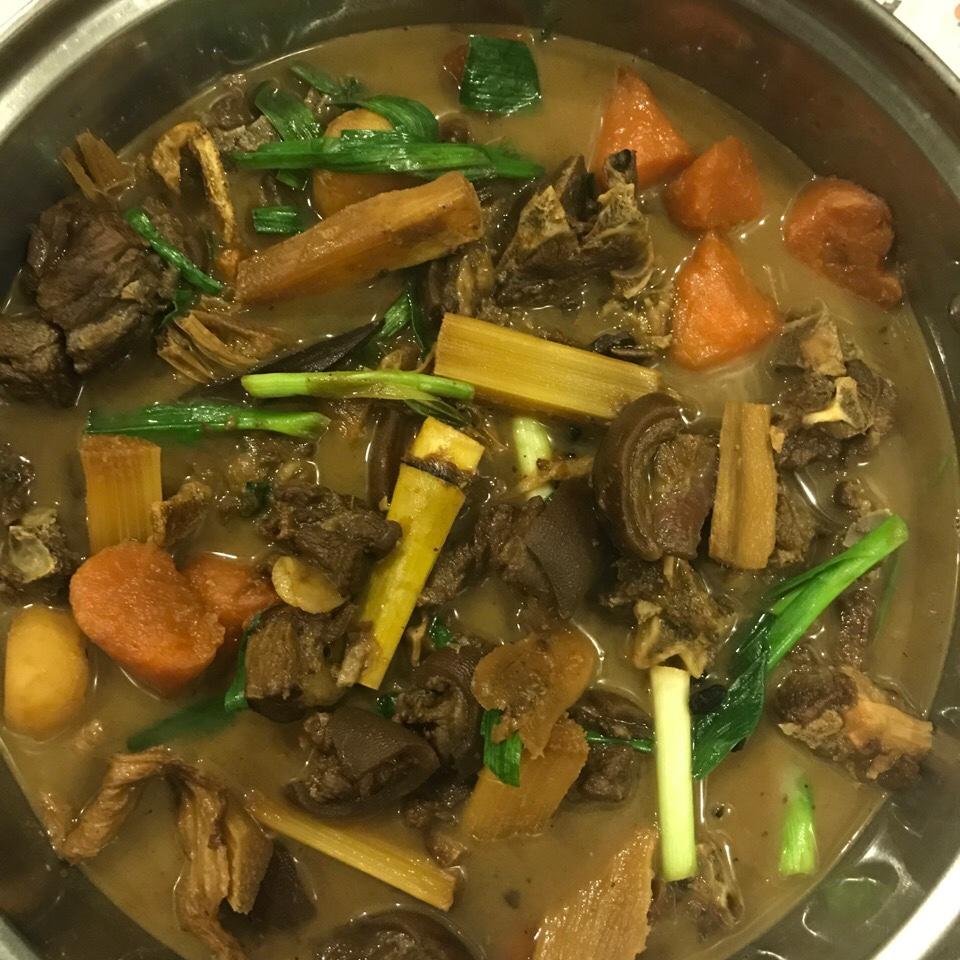 lj浠浠做的焖羊肉火锅