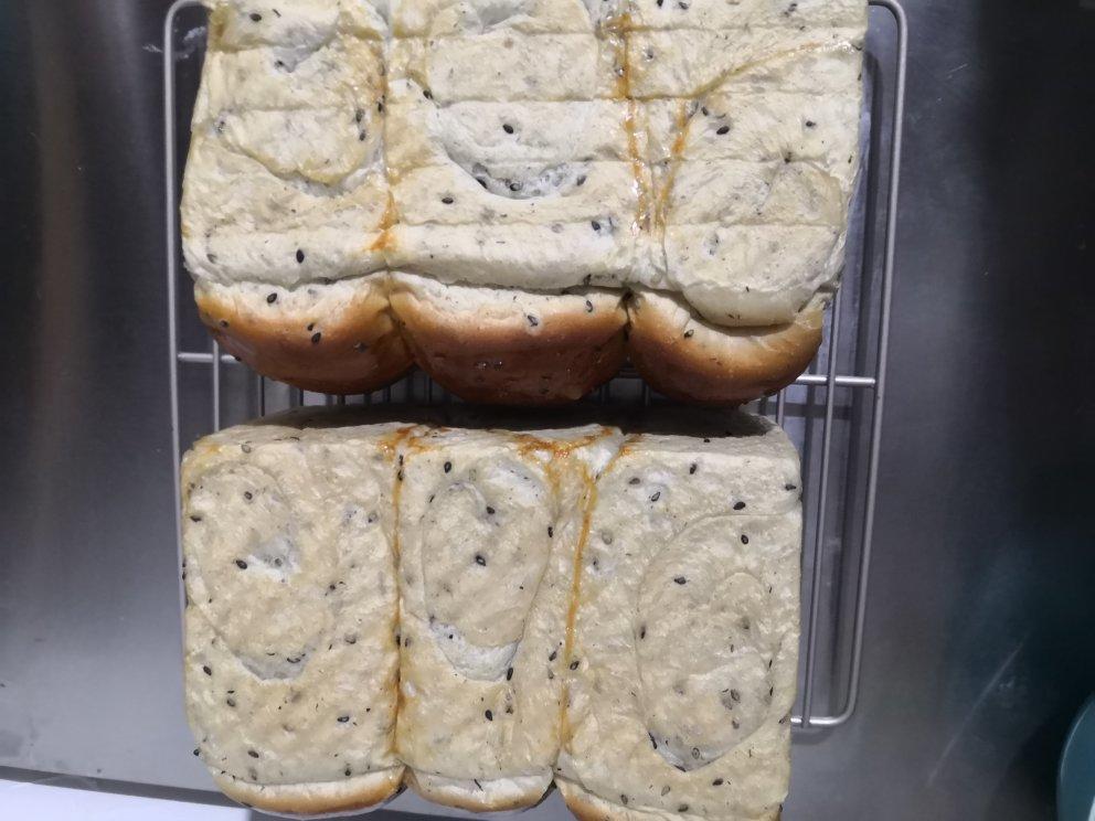 满嘴爆香手撕芝麻吐司（波兰种）