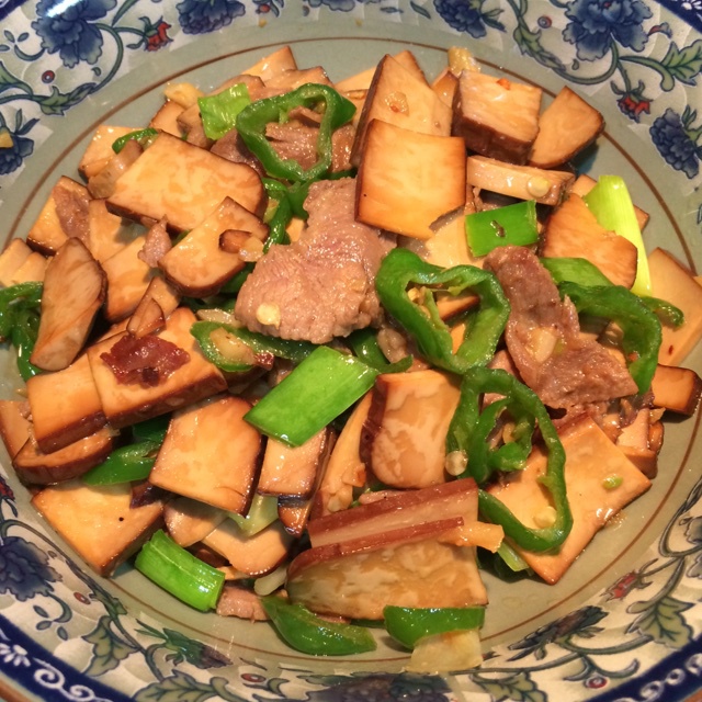 青椒鸡蛋干炒肉