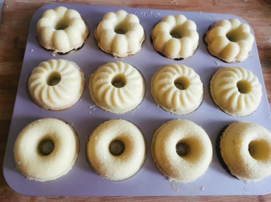 超级简单的甜甜圈的做法