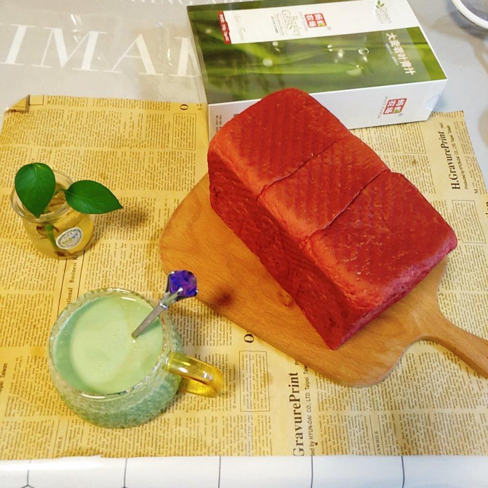 红丝绒吐司｜新年的第一炉吐司