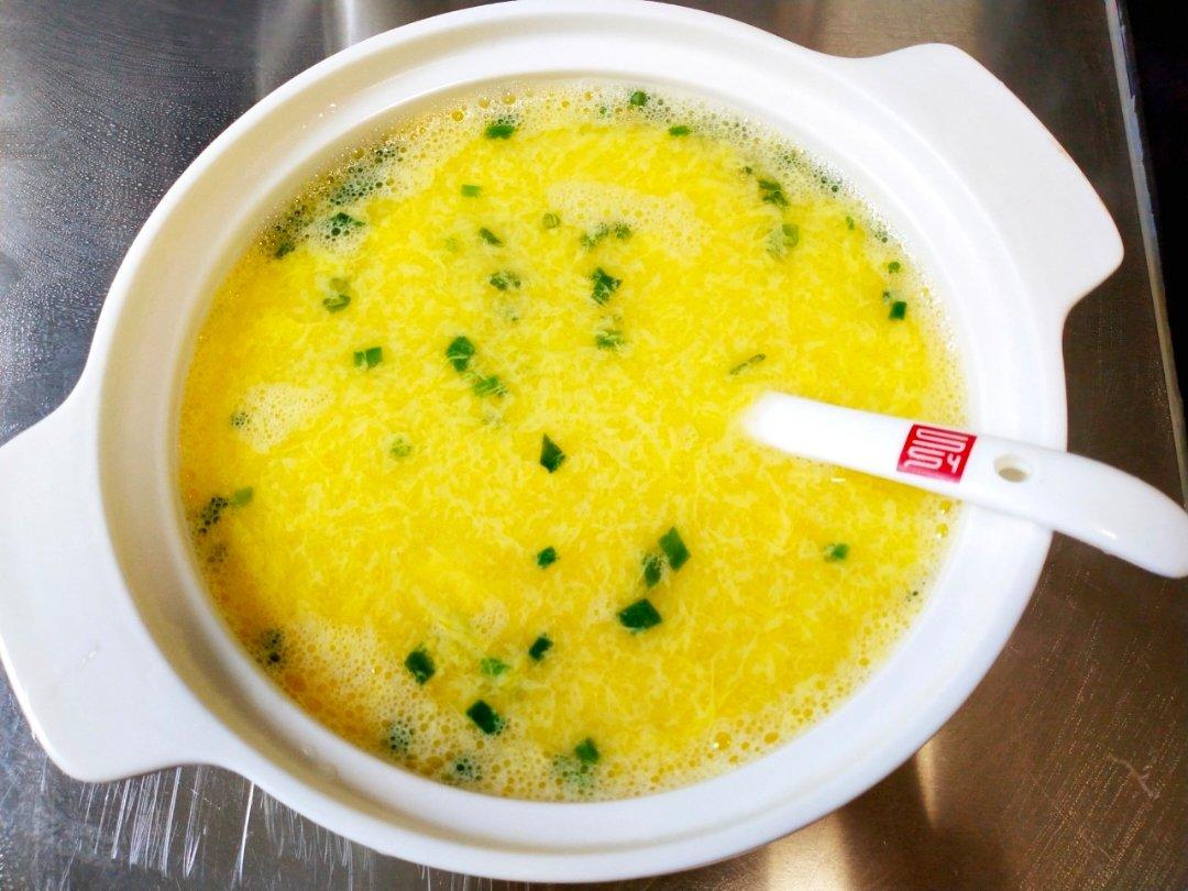 一碗漂亮又鲜嫩无比的基础蛋花汤