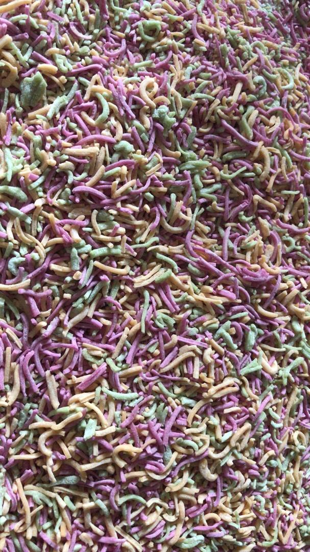 自制纯天然蔬菜汁彩色面条