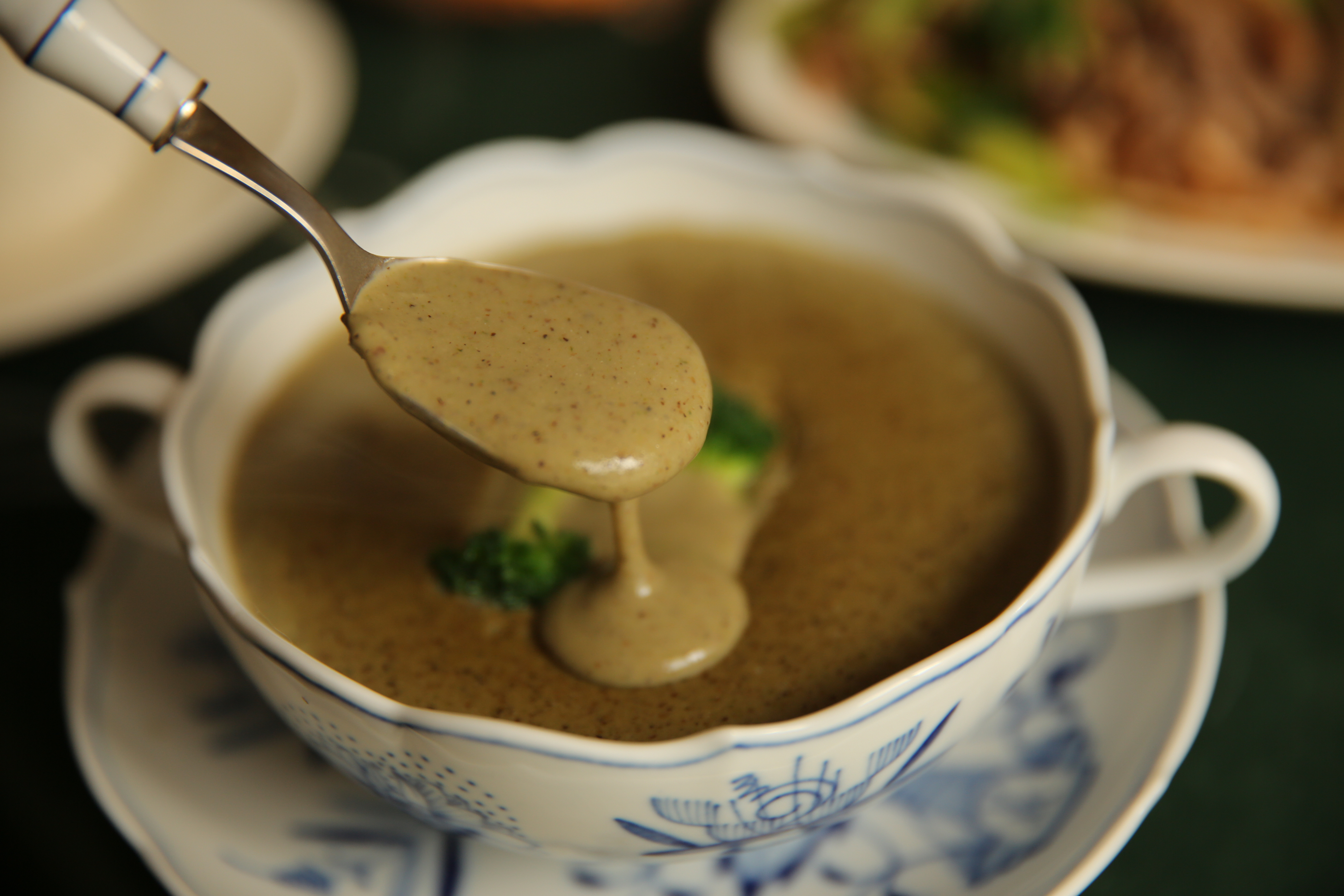 西兰花蘑菇浓汤 减脂版 饱腹营养健康 早餐 热汤的做法