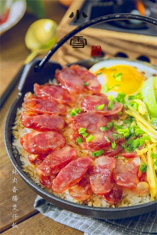 【纯肉香肠煲仔饭】