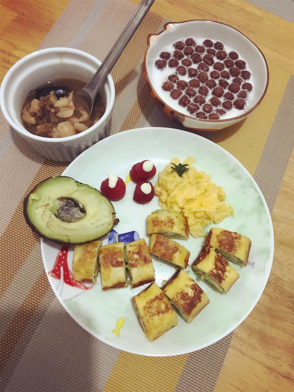 宝宝辅食食谱  牛油果香蕉卷