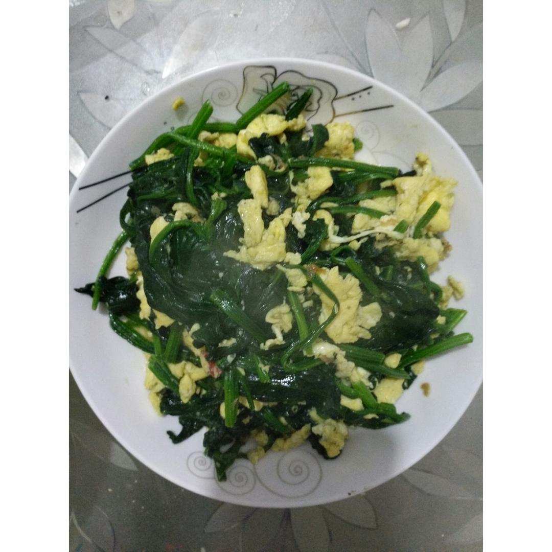 菠菜炒鸡蛋