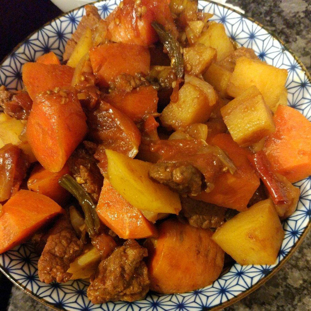 红烧牛肉土豆 （独家秘制）
