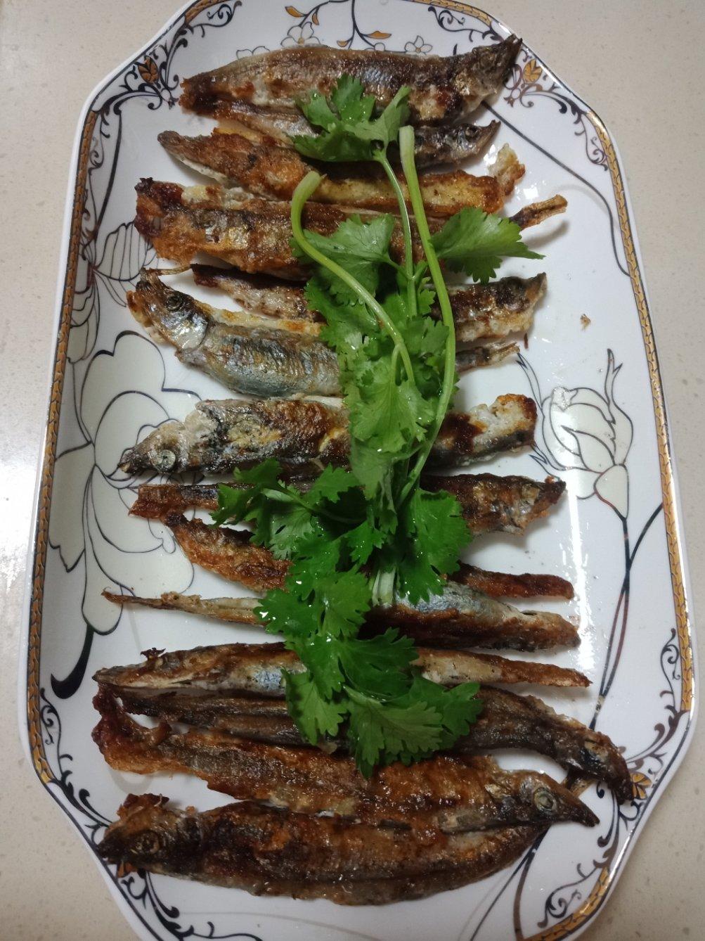香煎多春鱼