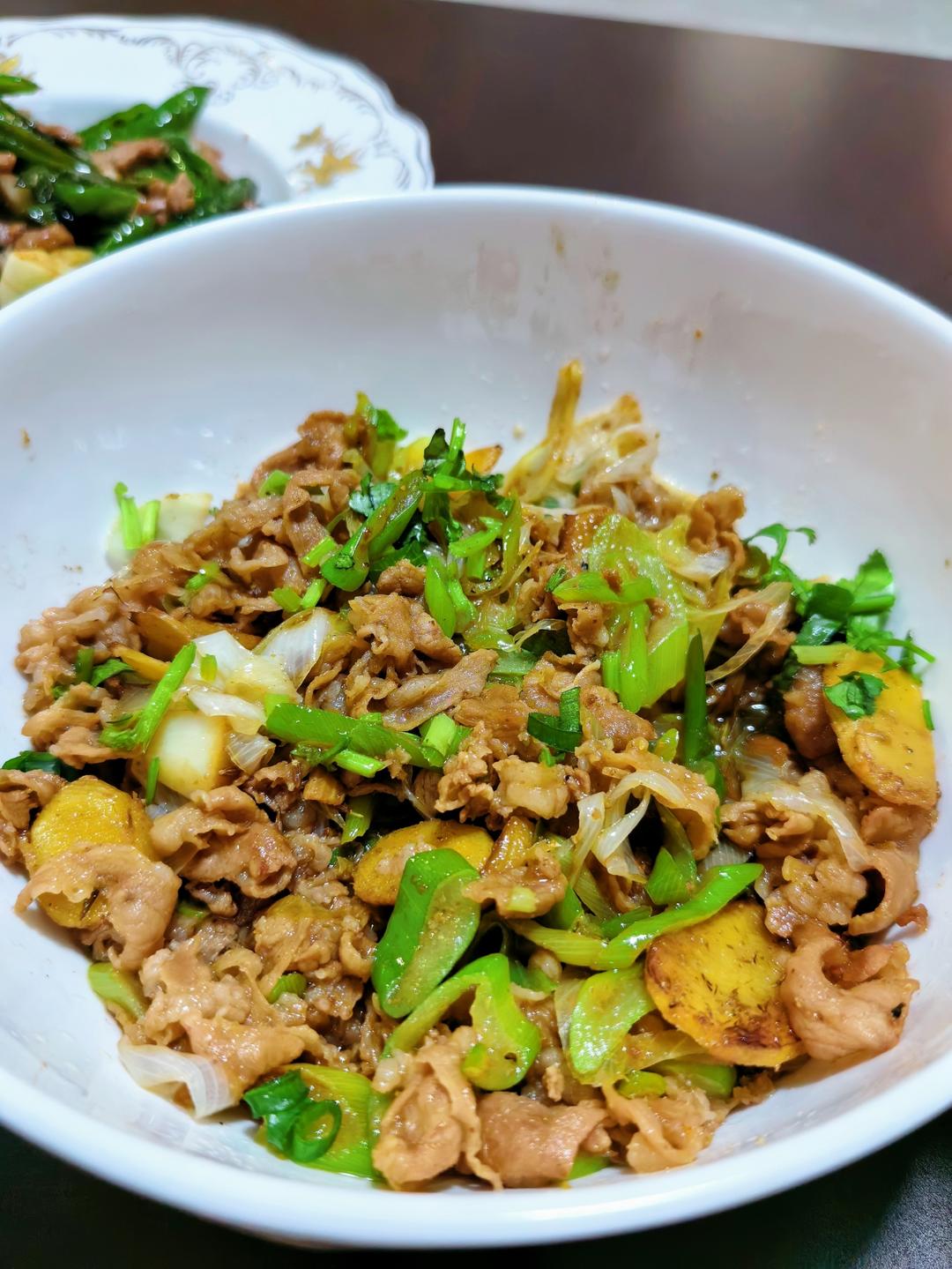炒了20多年的葱爆羊肉
