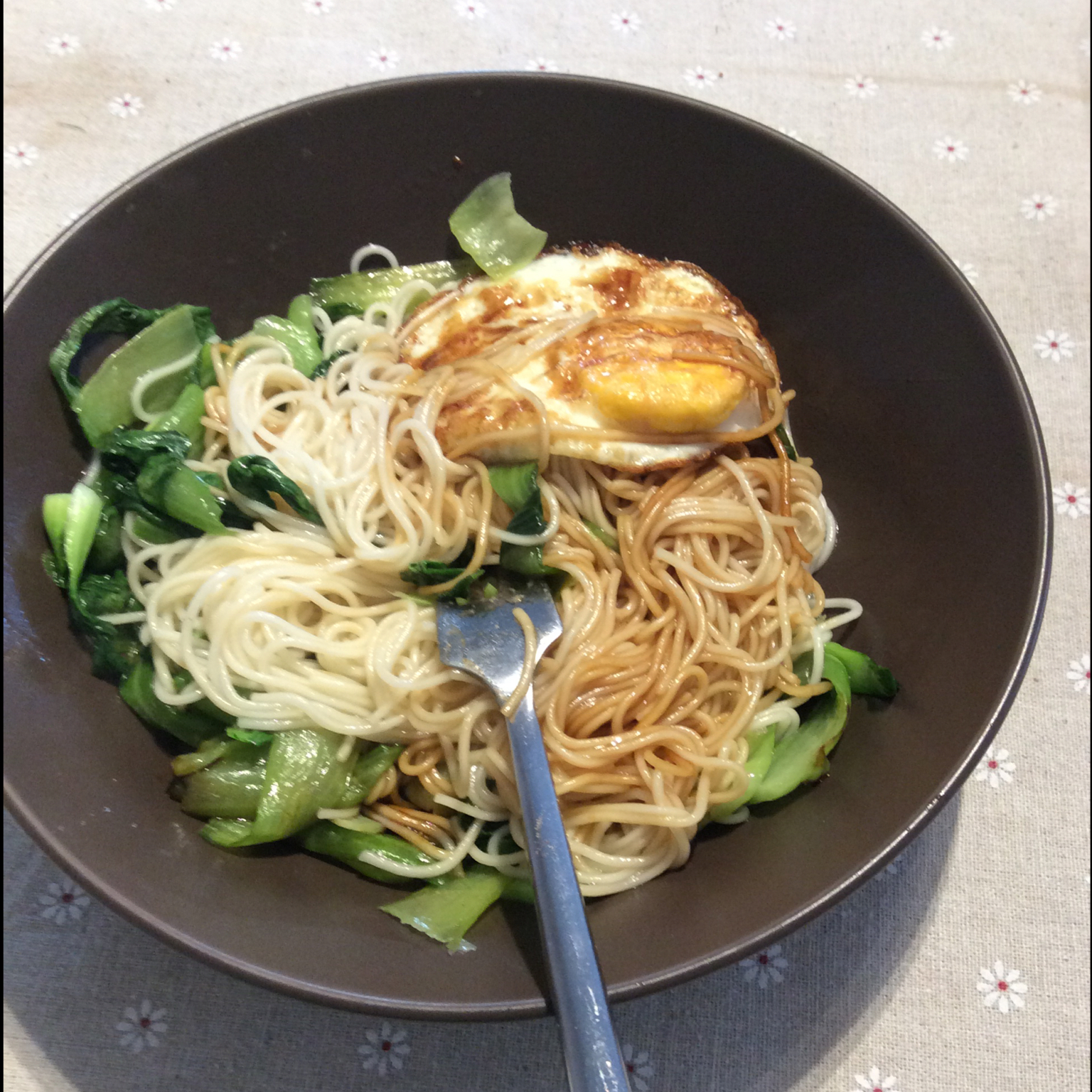 青菜煎蛋面