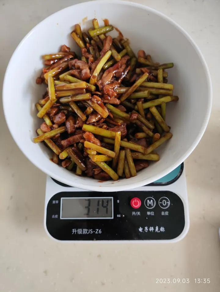 蒜薹炒肉丝