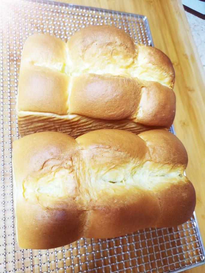 鲜奶液种超熟吐司