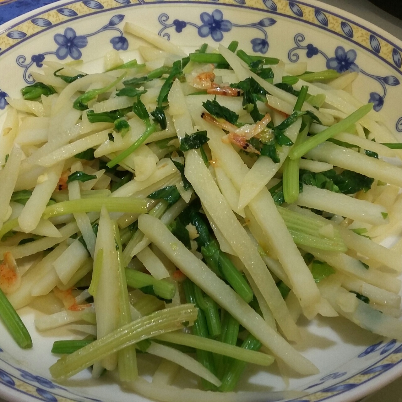 土豆炒芹菜