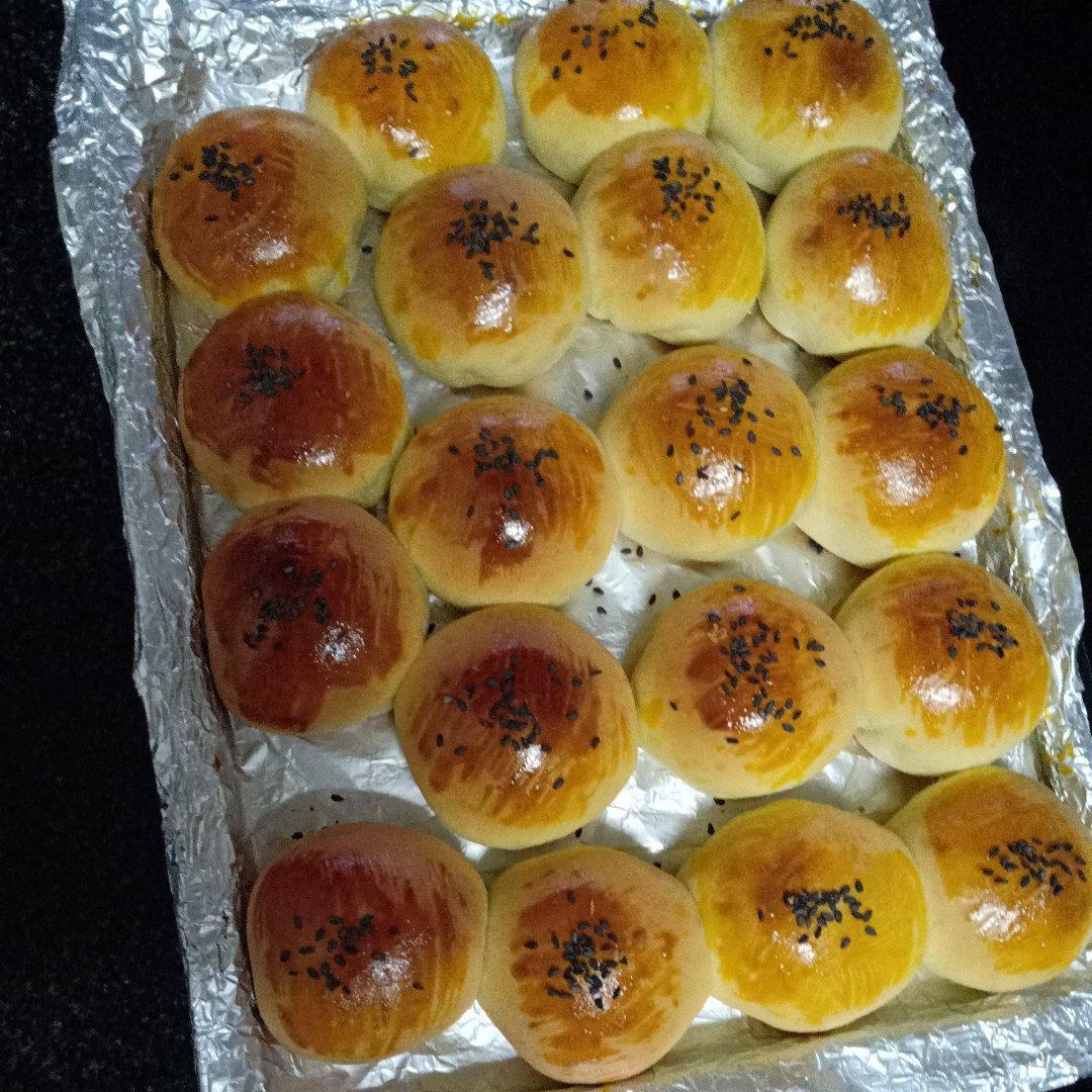 淡奶油面包   （口感超柔软，不会揉面发酵的进，小白食谱）