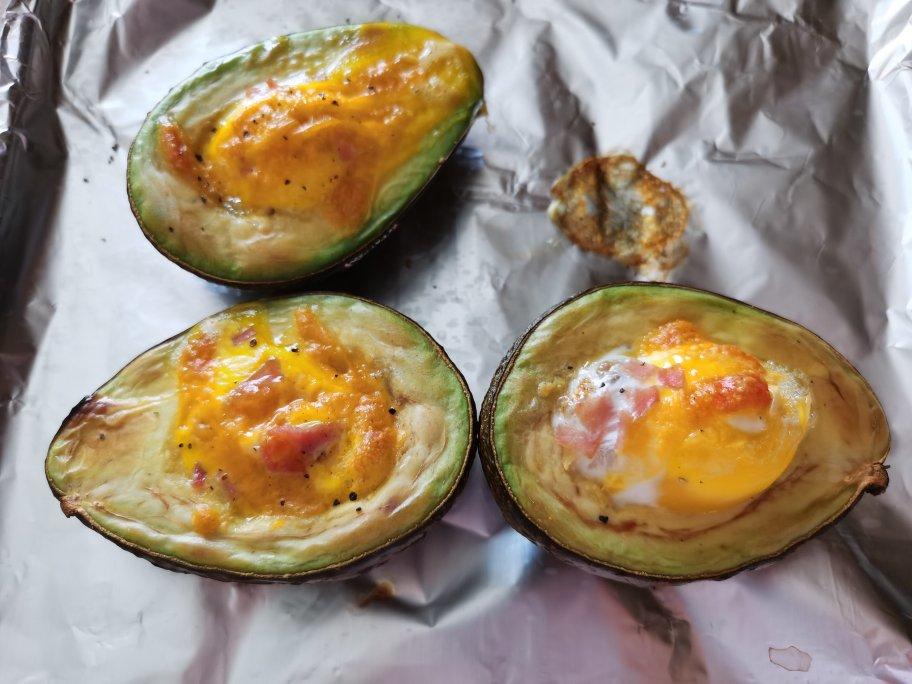 牛油果可以这样做，减脂四式牛油果焗蛋