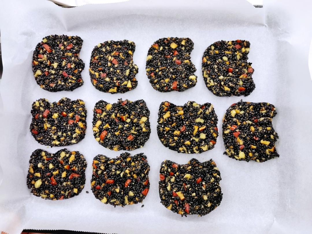 无油无蔗糖养生小零食，芝麻红枣核桃脆饼