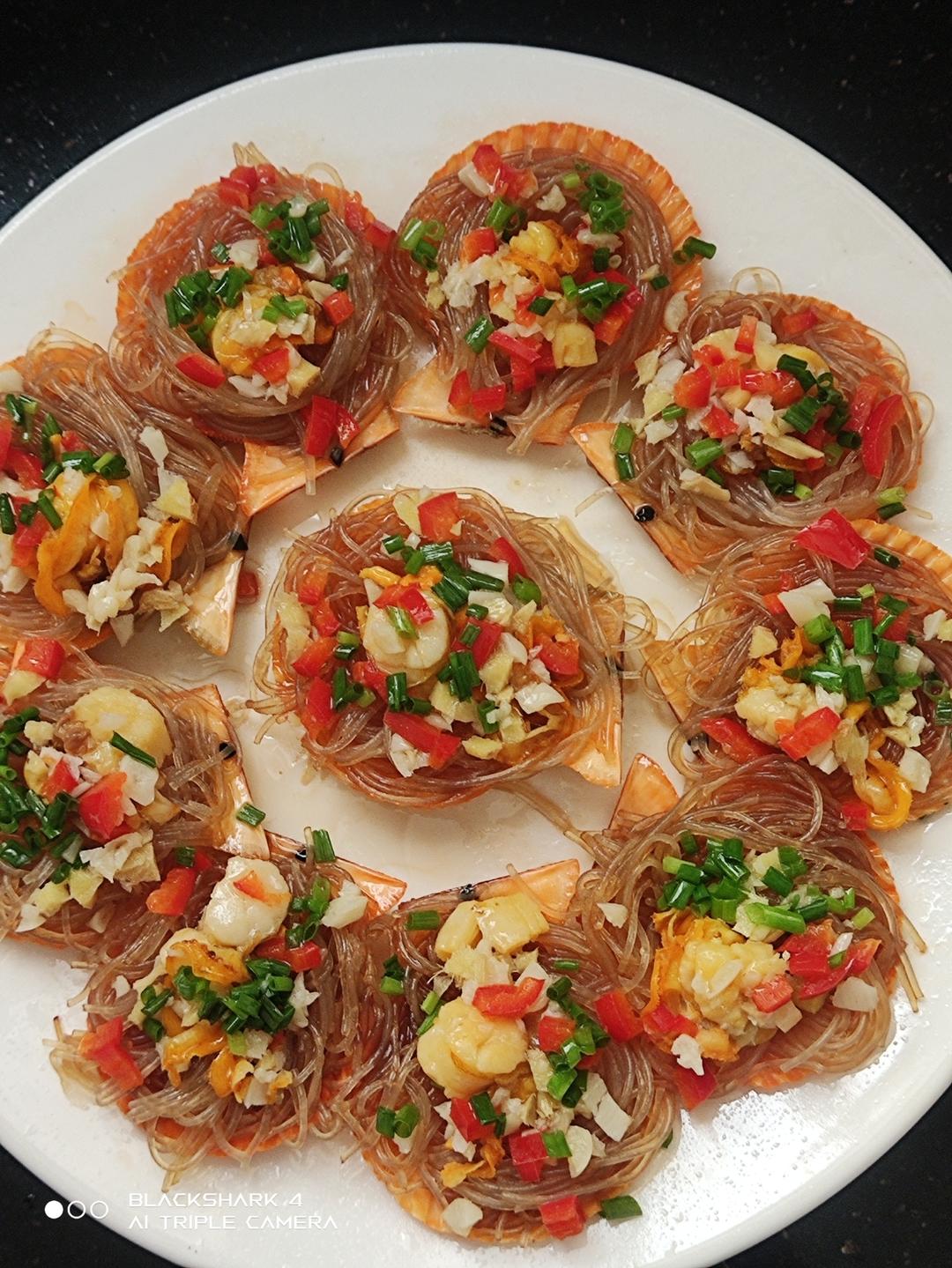 零失败的蒜蓉粉丝蒸扇贝