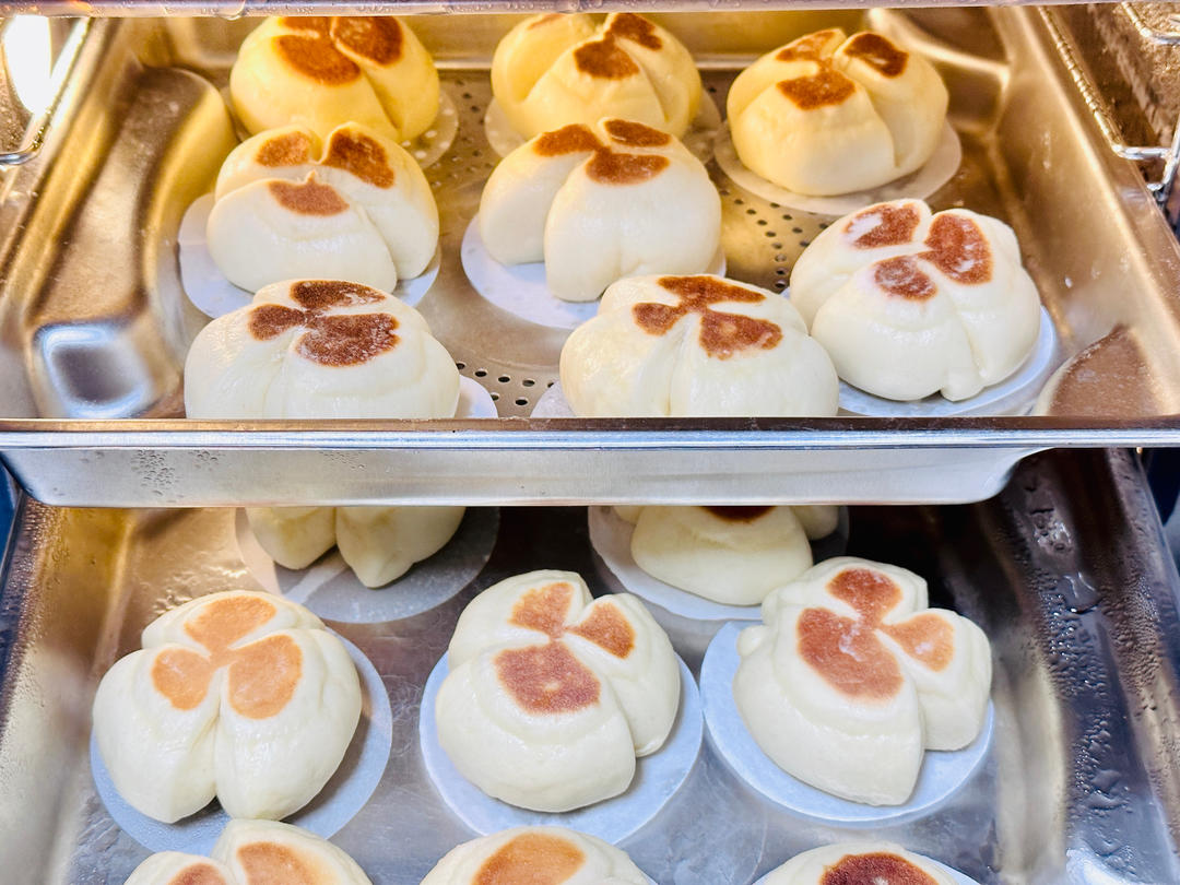 蓬松暄软，奶香味浓郁开花馒头，做法好简单 ！