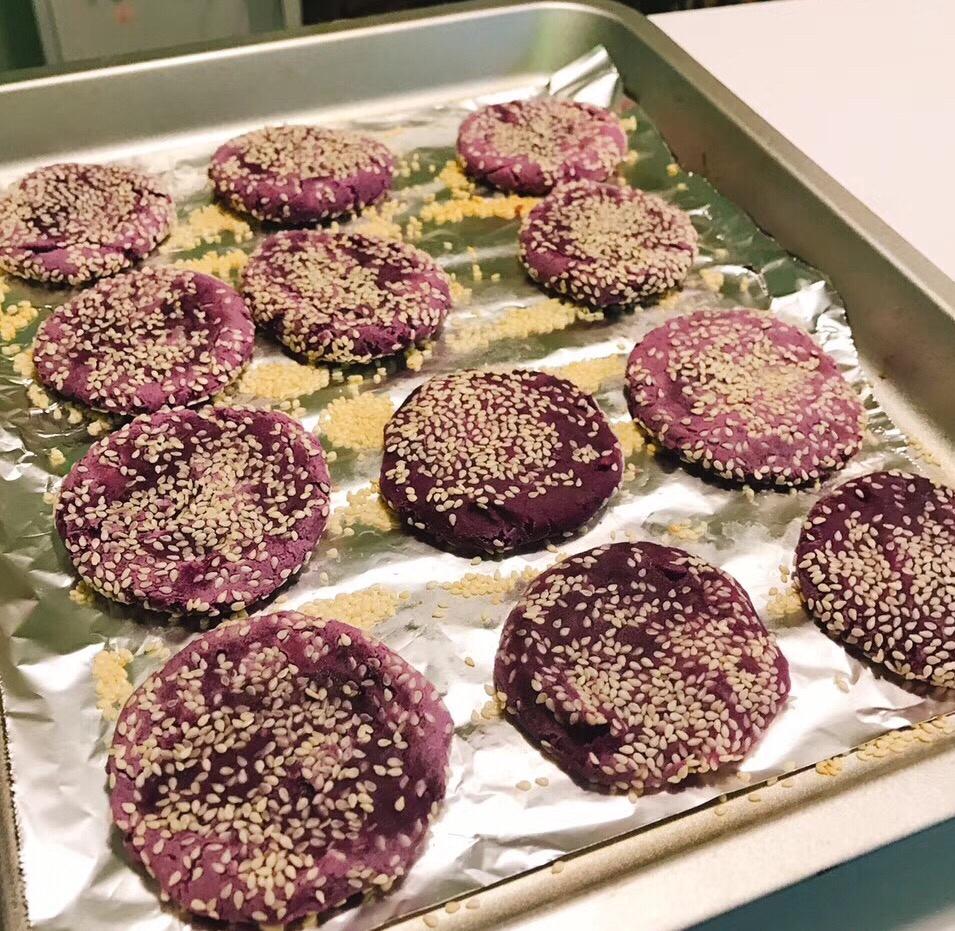 紫薯芝麻饼