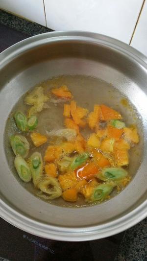 柿子紫菜疙瘩汤的做法 步骤4