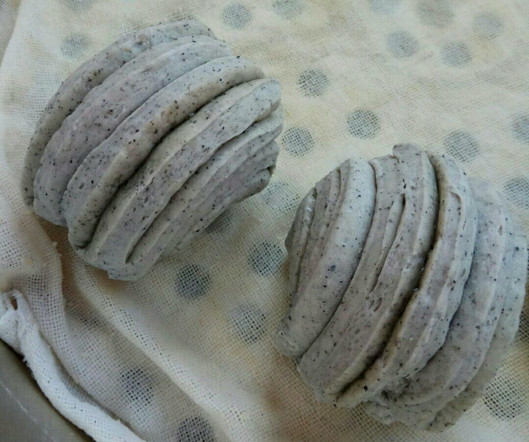 黑芝麻绣球馒头