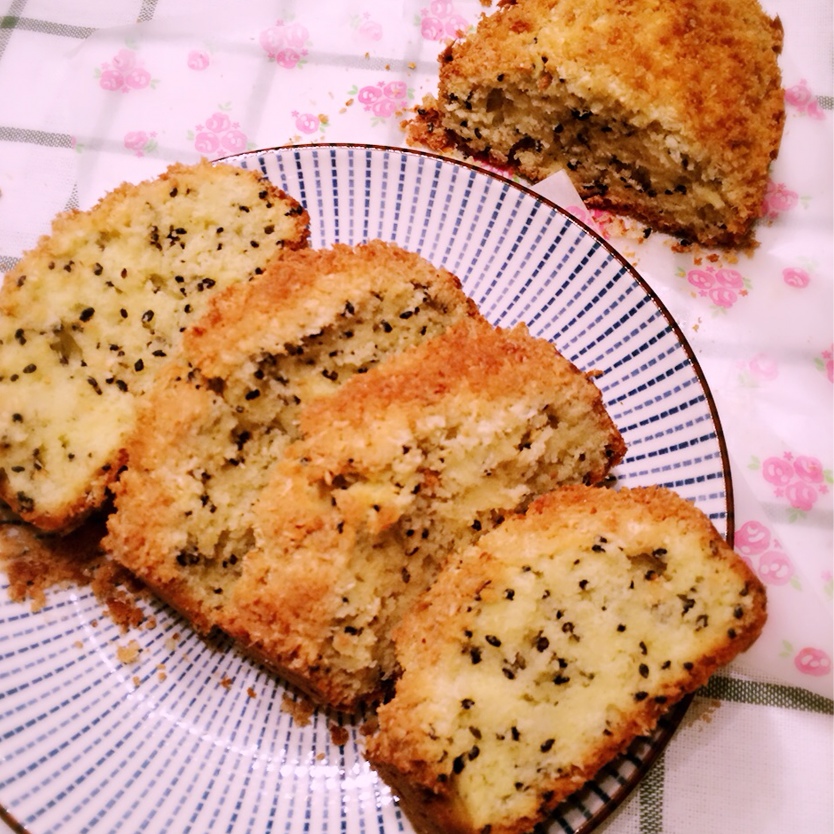 黑芝麻椰蓉酥粒磅蛋糕