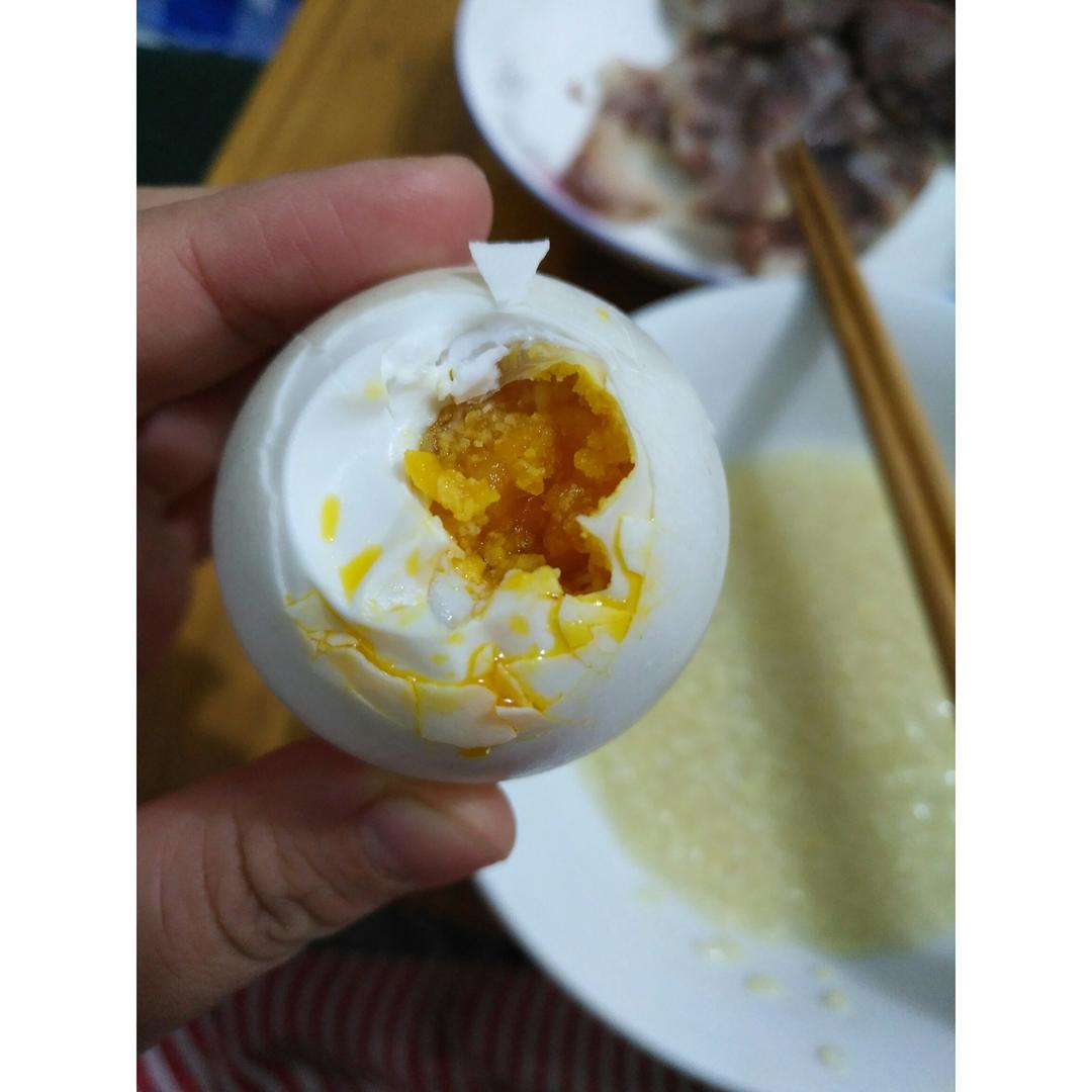 朴素的咸鸭蛋